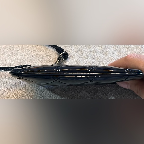 Coach Poppy navy blue quilted lustrous patent leather wristlet NWOT no hang tag - Picture 6 of 13